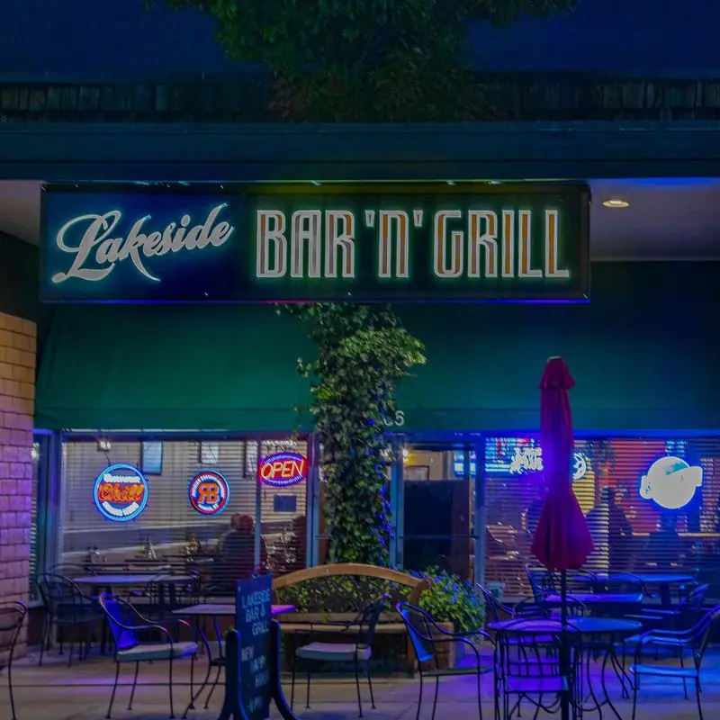 Lakeside Bar & Grill
