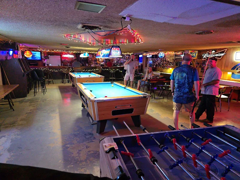 D & B Tavern