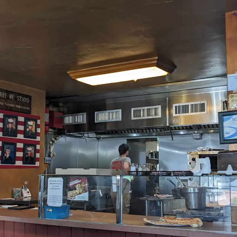 Justino's Pizza
