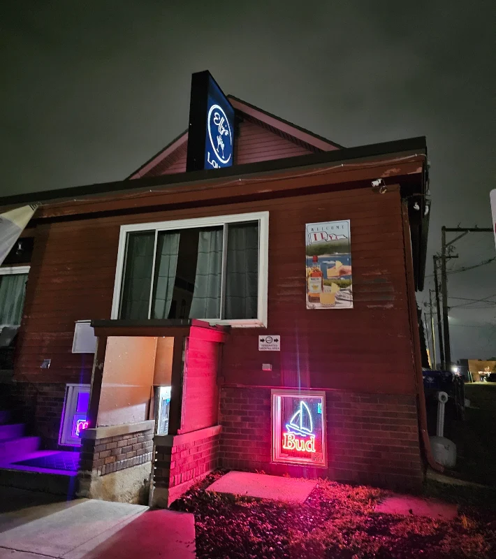 Elly's Lounge