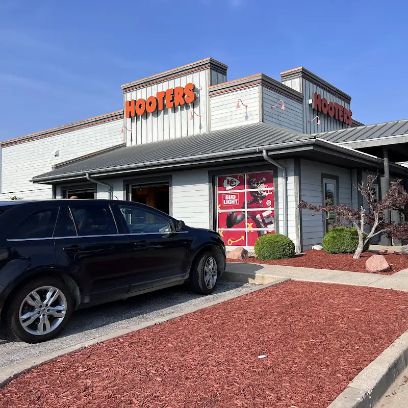 Hooters