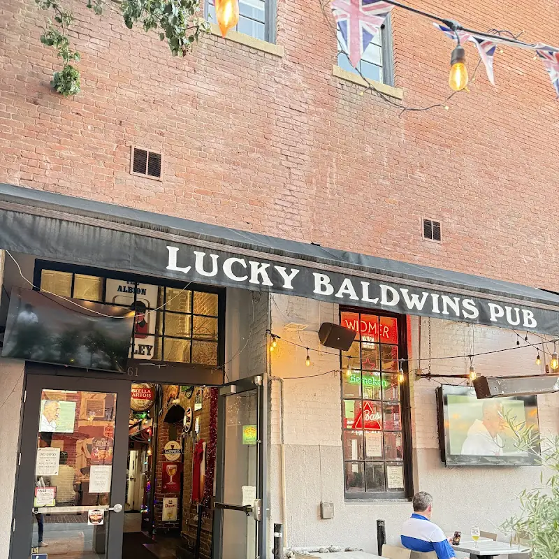 Lucky Baldwins Pub