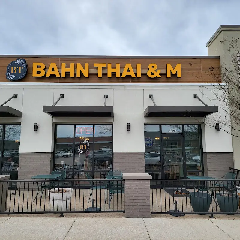 Bahn Thai & M