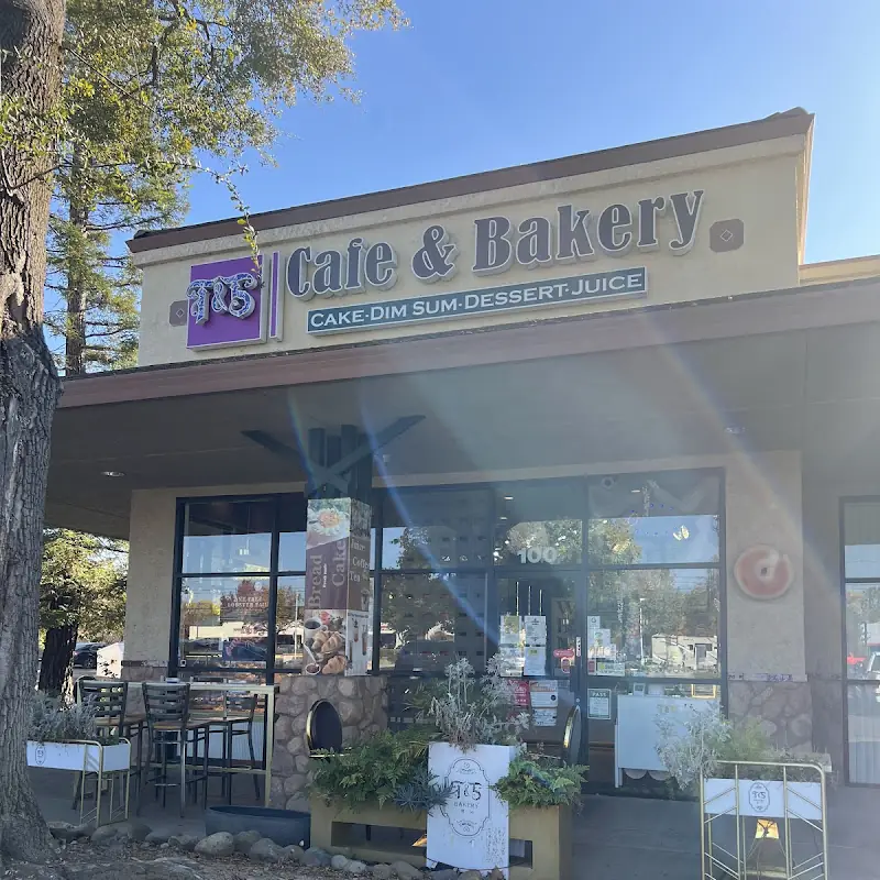 T&5 Cafe & Bakery
