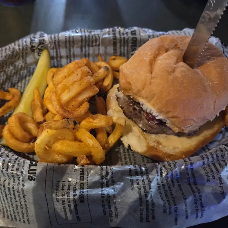 32 South Bar & Grill
