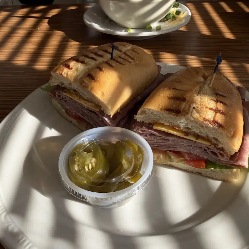 Dewey's Cafe