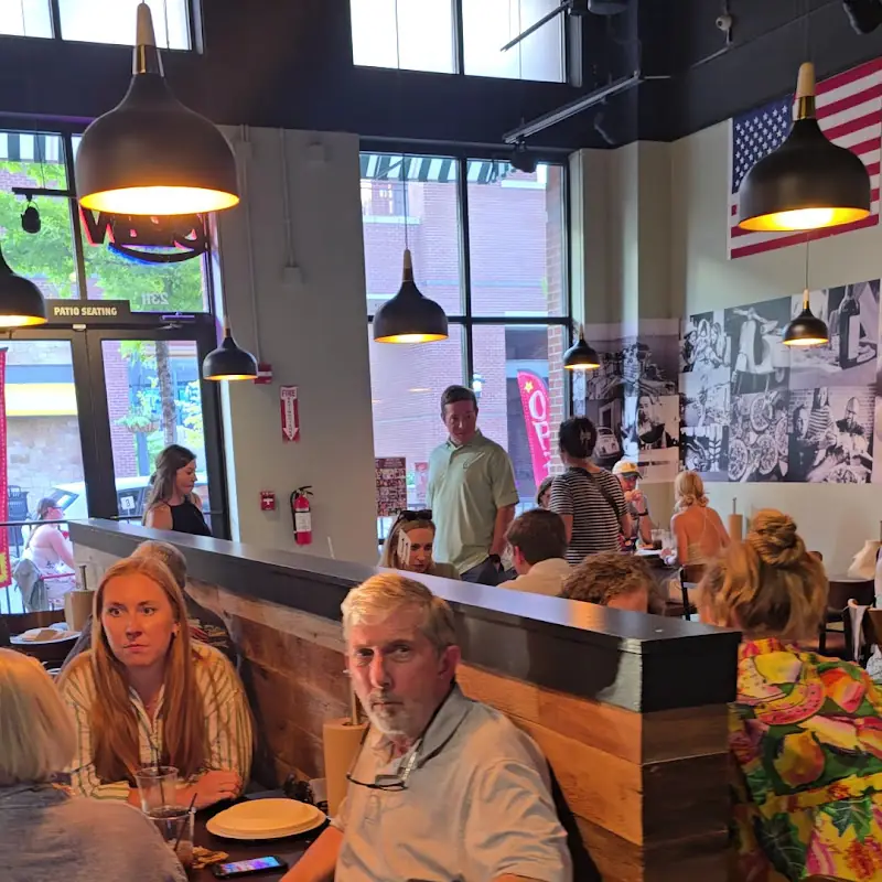 Capella Pizzeria Uptown