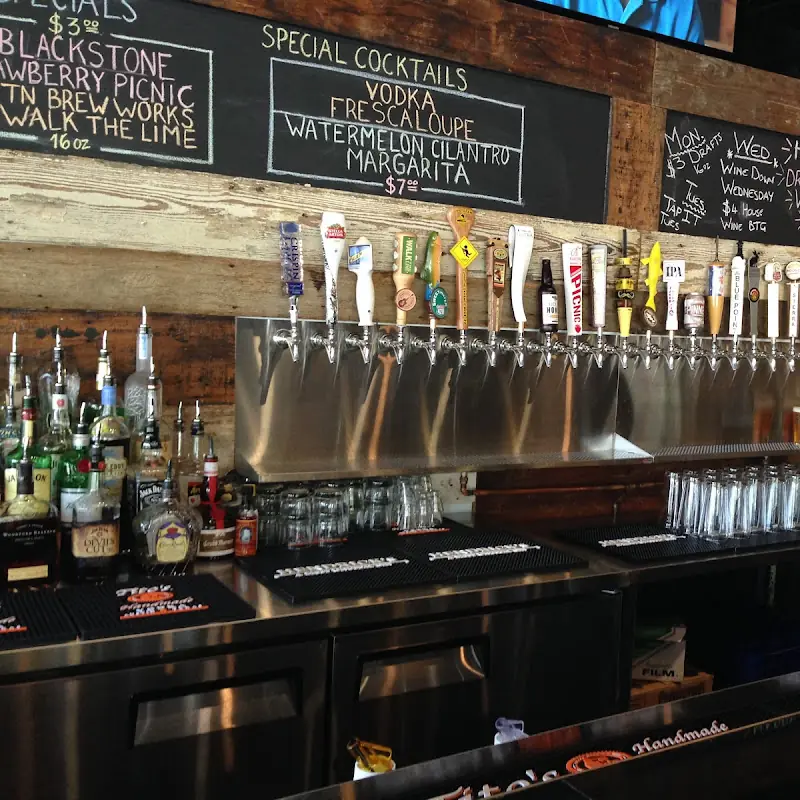Quinn's Neighbourhood Pub and Eatery