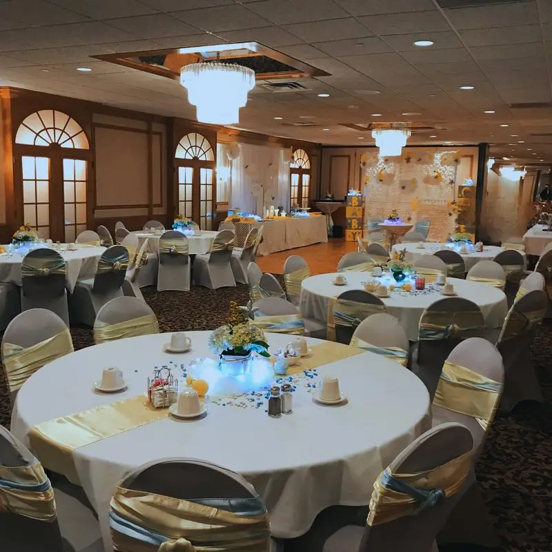 Mama Luigi's Restaurant & Banquets
