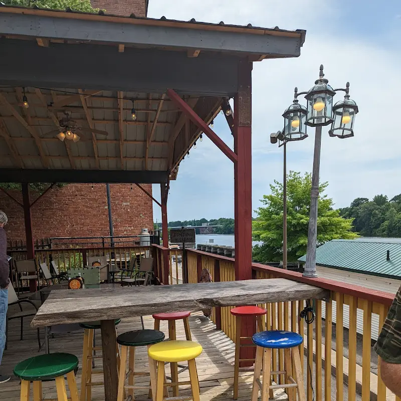Tavern On the Lock