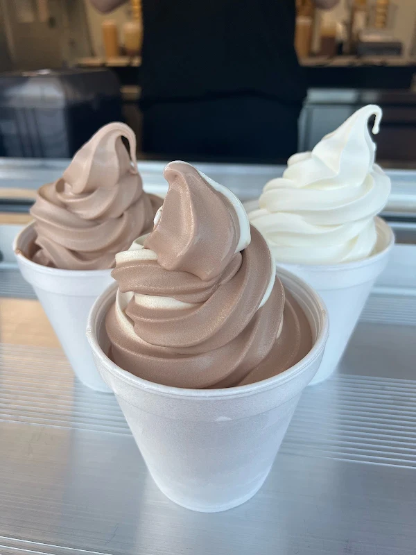 Charlie’s Soft Serve River Road