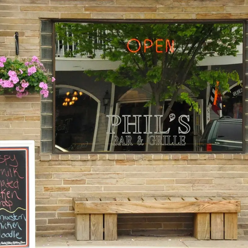 Phil's Bar & Grille