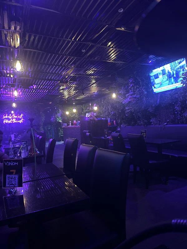 V3nom Cafe & Lounge