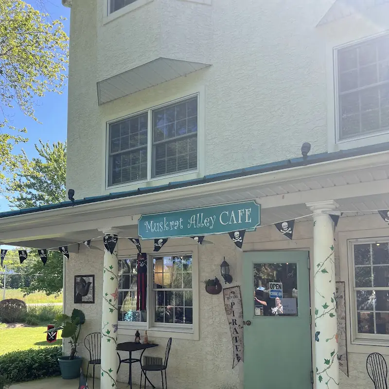 Muskrat Alley Cafe & Carriage House B&B