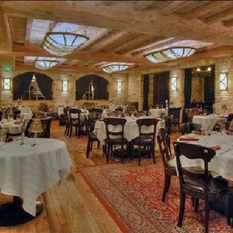 Roxy Restaurant & Bar