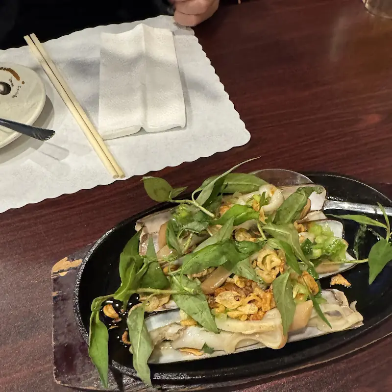 38. Tôm nướng muối ớt/ Grilled shrimp with salt chili