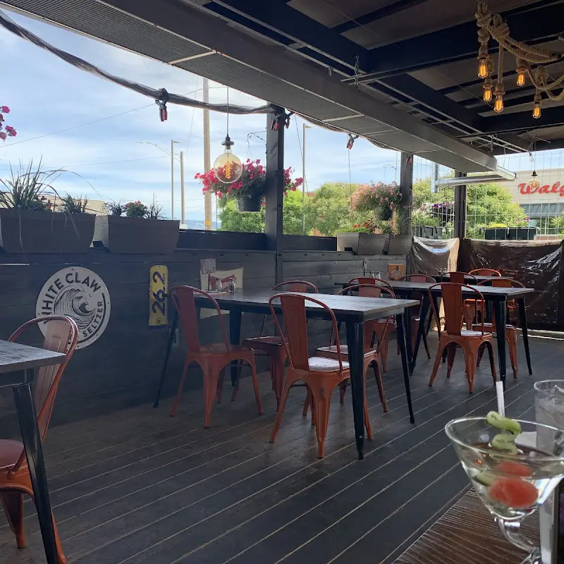 Stone Hut Bar & Grill