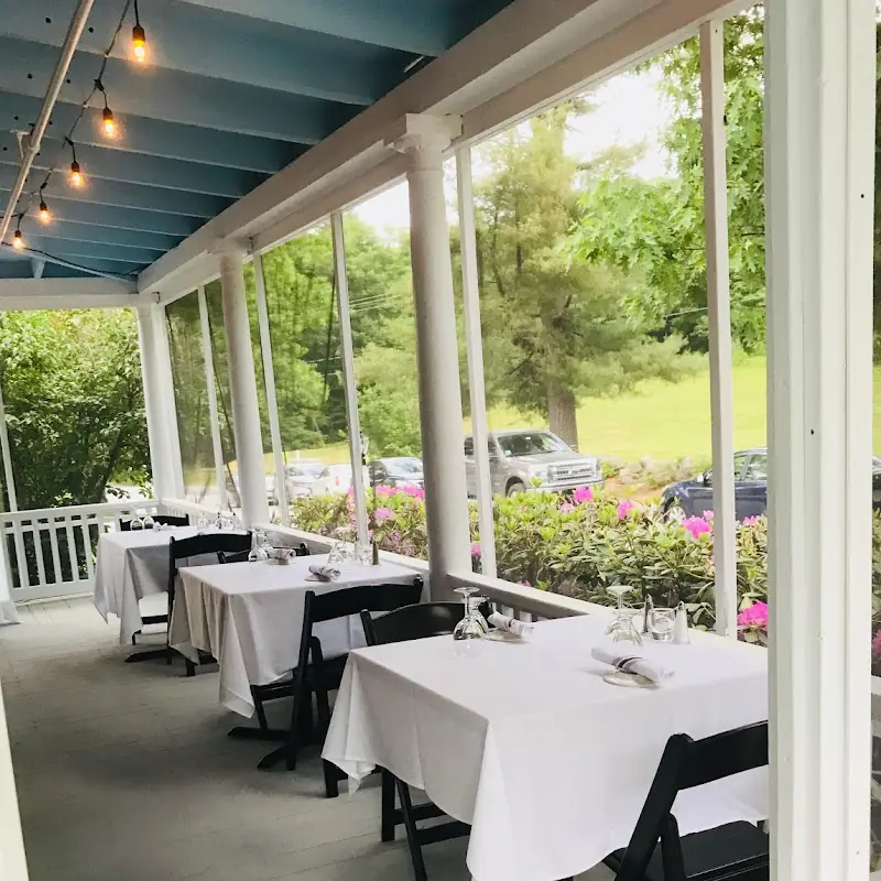 The Grove At Woodbound Inn