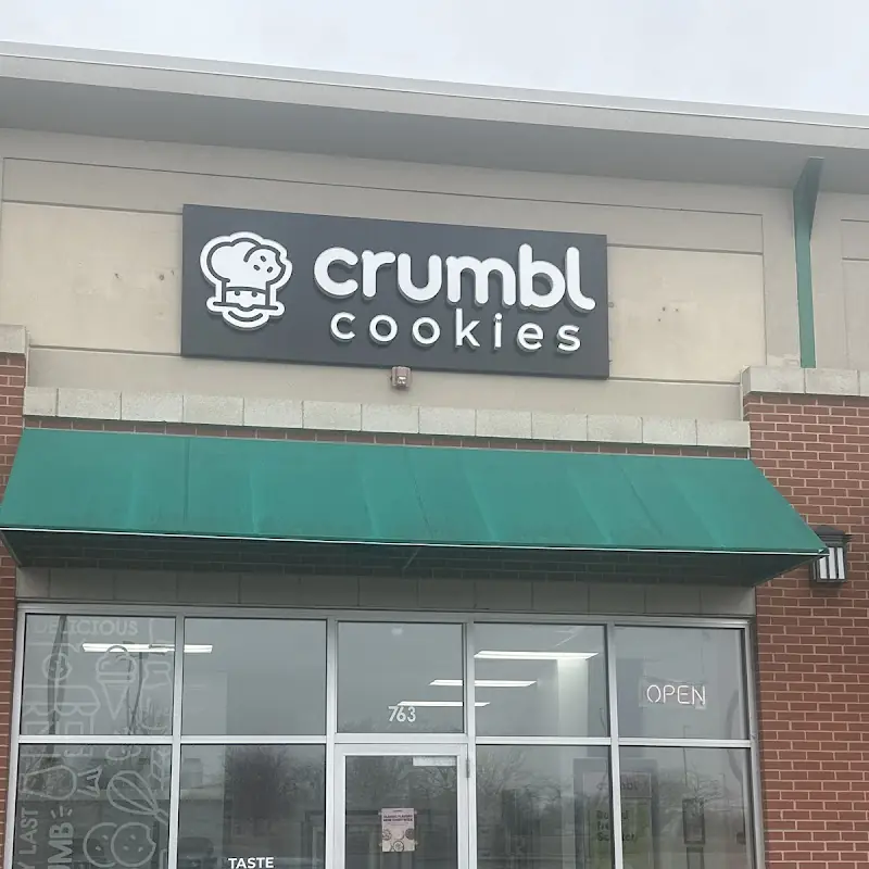 Crumbl – Cookies & Desserts