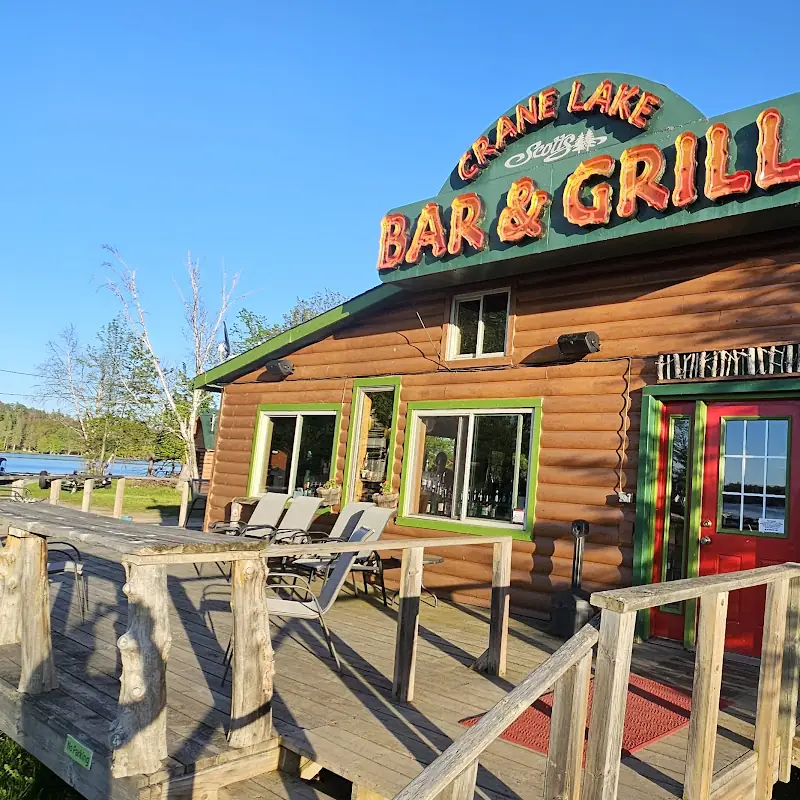 Crane Lake | Bar & Grill