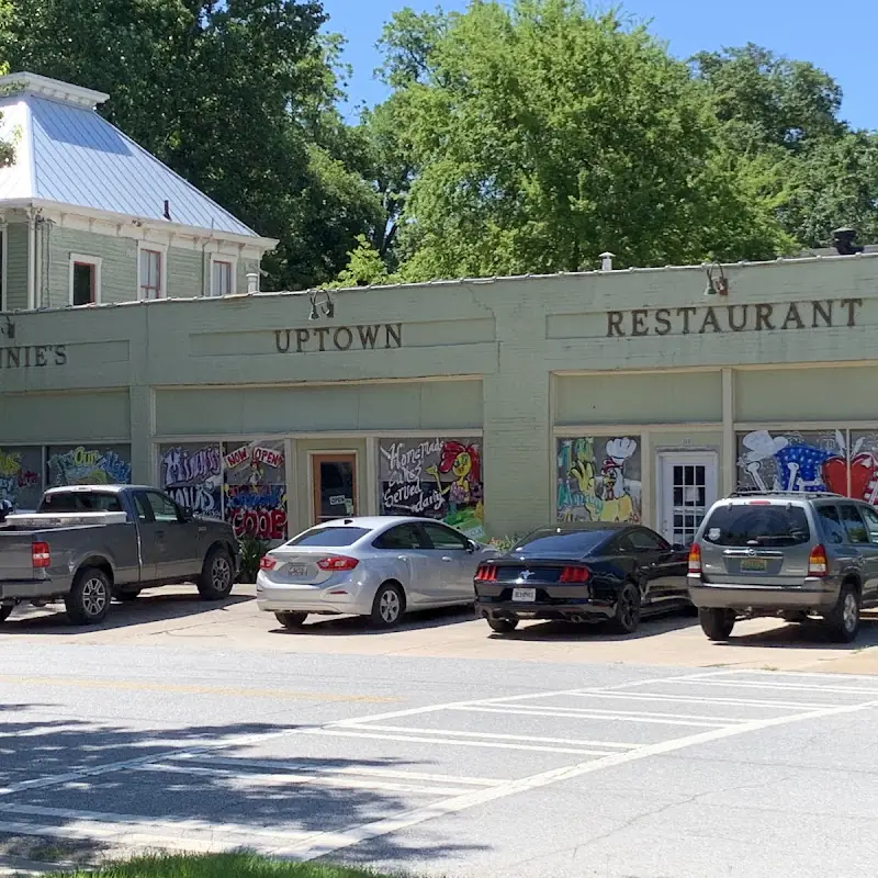 Minnie's Uptown Restaurant