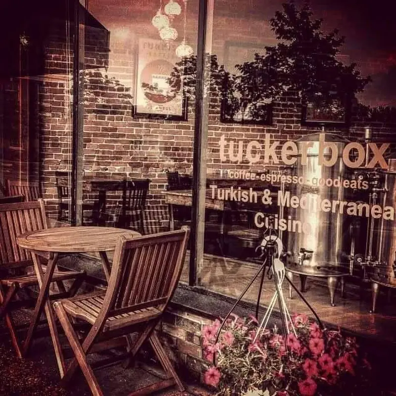 Tuckerbox