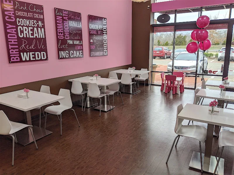 Smallcakes Cupcakery & Creamery Garland