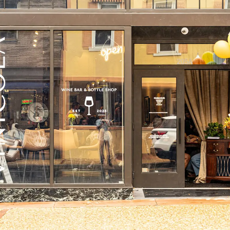 Vinícola Wine Bar & Bottle Shop