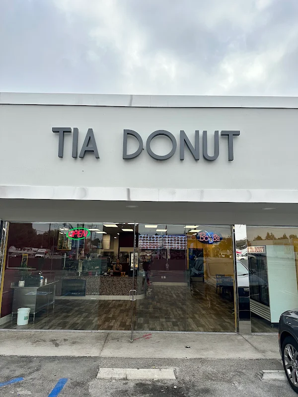 Happy Tia Donuts