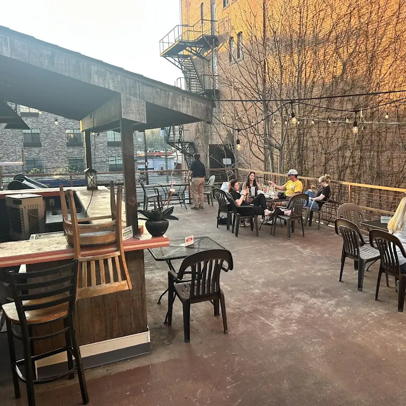 Chaang Thai DECK (DECK : OPEN. Need dely/Pckp before 11? We handle large catering orders for hospitals & Univ. depts)
