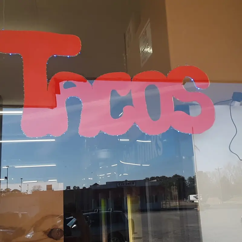 EL Manantial Tienda y Taquería