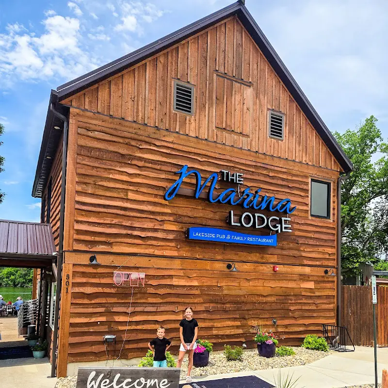 The Marina Lodge Lakeside Pub & Provisions