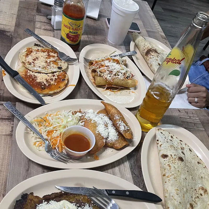 Parrillada Hondureña (Para 2 Personas) / Honduran BBQ (For 2 Persons)