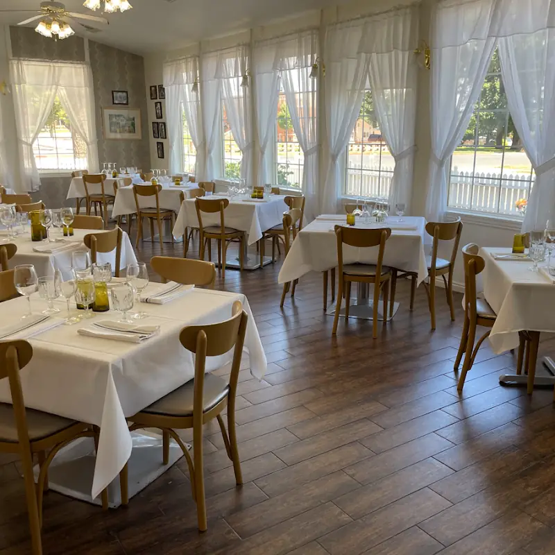 The Dining Room at Parry Lodge