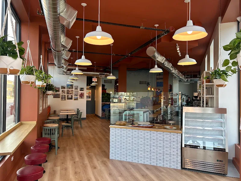 Cadinho Bakery & Café