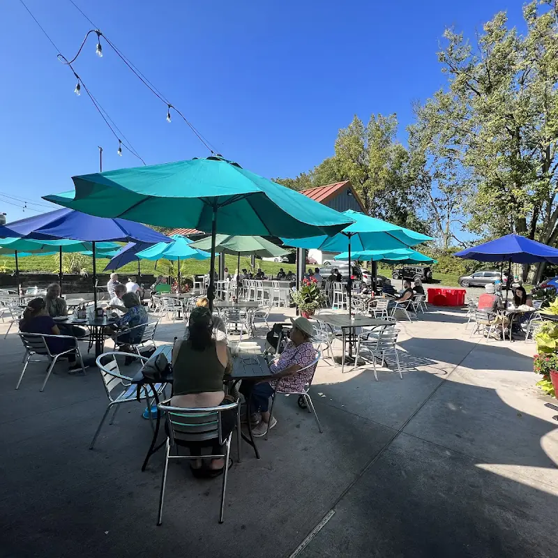 Trio Bar And Grill