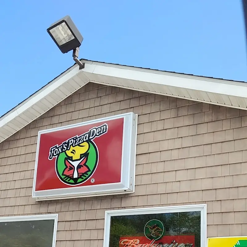 Fox's Pizza Den