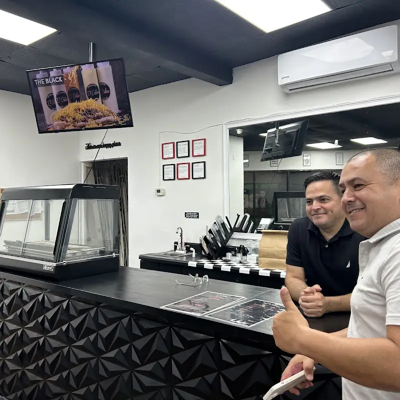 El Crítico Bakery - Comida Venezolana y Panadería