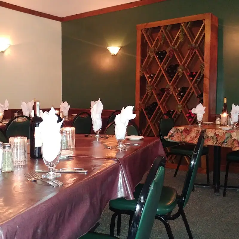 Rosa's Squeeze Inn