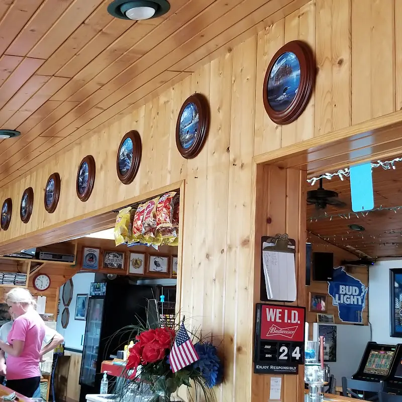 DJ'S Dockside Resort