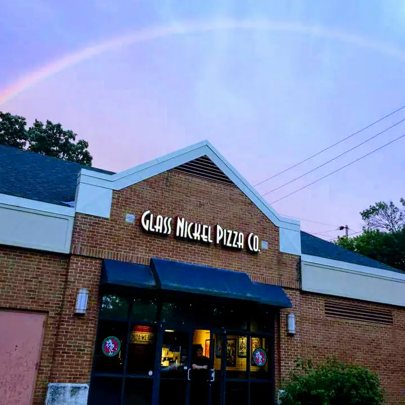 Glass Nickel Pizza Co. – Brookfield