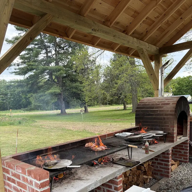 Fox & Hound Farm-to-Table Seasonal farm eatery
