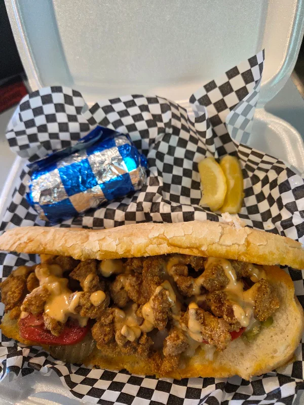Reds Po'Boys And Burgers
