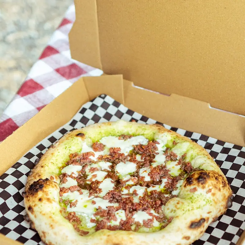 La Famiglia Pizza Napolitana