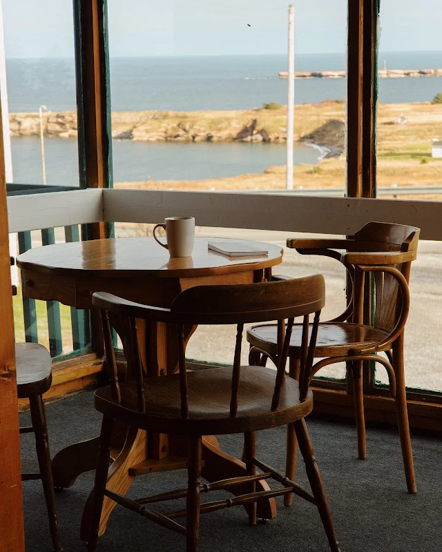 Bond Café