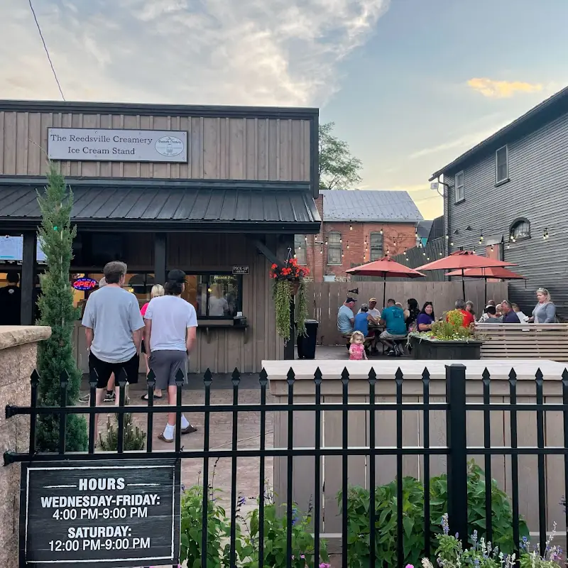 Reedsville Creamery Ice Cream Stand