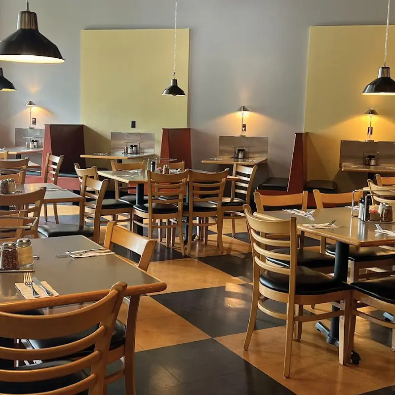 Dewey's Pizza - Oakley Square