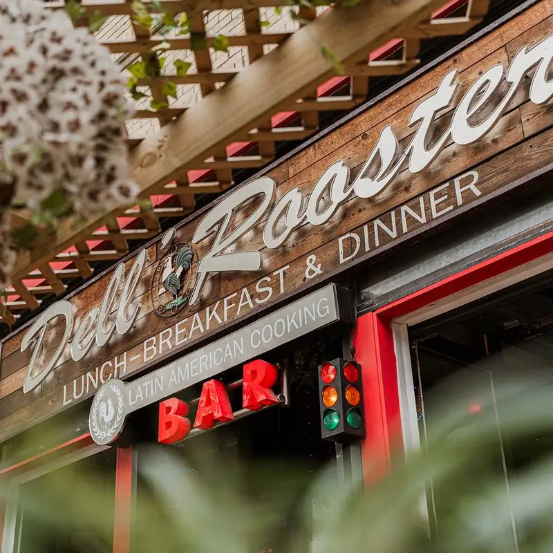 Dell' Rooster Restaurant & Bar