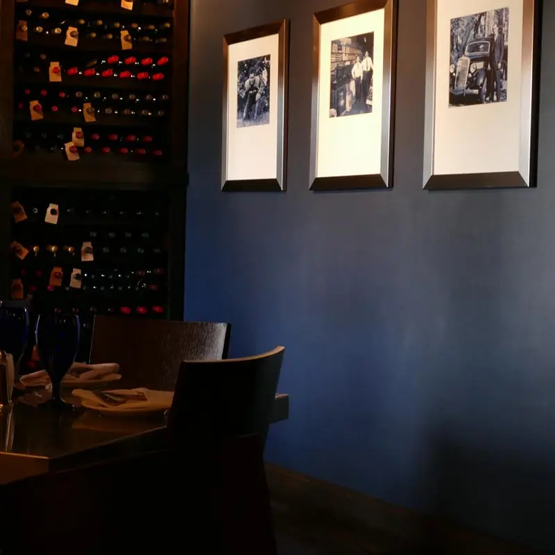 Ely's Restaurant & Bar