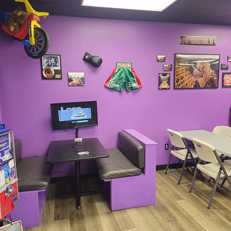 Totally 80s Ice Ice Cream Shoppe - Austintown